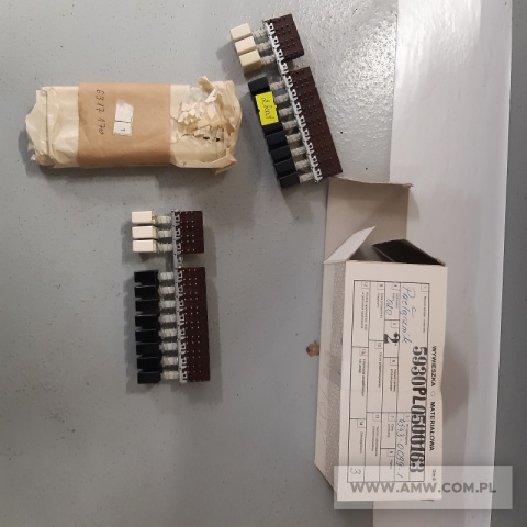 Sprzęt elektroniczny – pakiet zawierający 51 poz. asort. (wg oddzielnego wykazu), w tym m.in.: przełączniki warstwowe, przełączniki klawiszowe itp. 